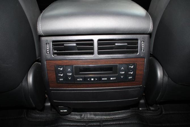 Toyota Land Cruiser 200 Series Рестайлинг 2 с пробегом 2019 года, цена 8 700 000 рублей, 102400 км, внедорожник, Автокод Объявления