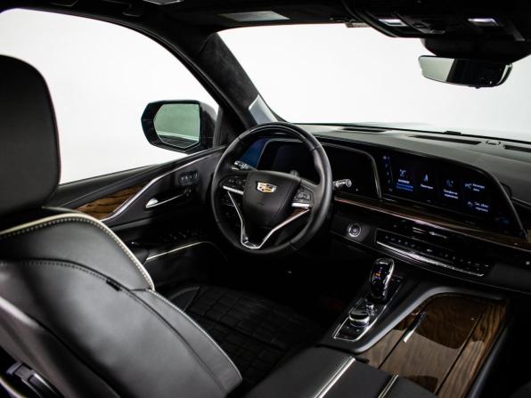 Cadillac Escalade V с пробегом 2023 года, цена 12 500 000 рублей, 12719 км, внедорожник, Автокод Объявления