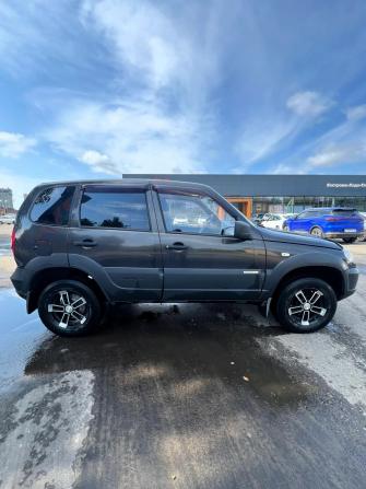 Chevrolet Niva I Рестайлинг с пробегом 2015 года, цена 650 000 рублей, 68000 км, внедорожник, Автокод Объявления