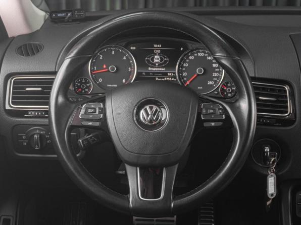 Volkswagen Touareg II Рестайлинг с пробегом 2018 года, цена 3 499 000 рублей, 215427 км, внедорожник, Автокод Объявления