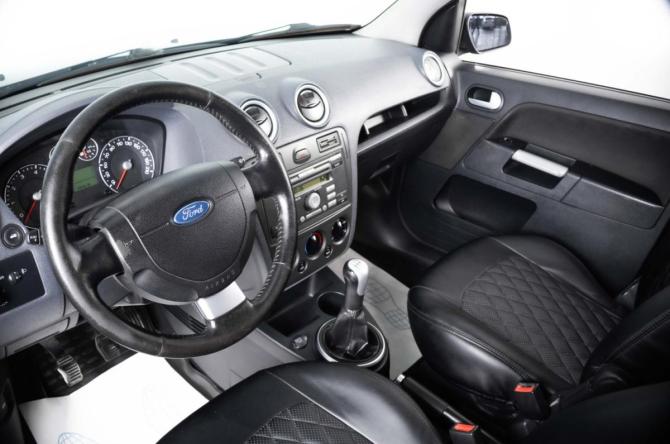 Ford Fusion I Рестайлинг с пробегом 2006 года, цена 619 000 рублей, 227156 км, хэтчбек, Автокод Объявления