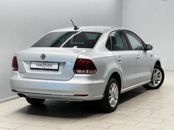 Volkswagen Polo V Рестайлинг с пробегом 2019 года, цена 1 247 000 рублей, 115469 км, седан, Автокод Объявления