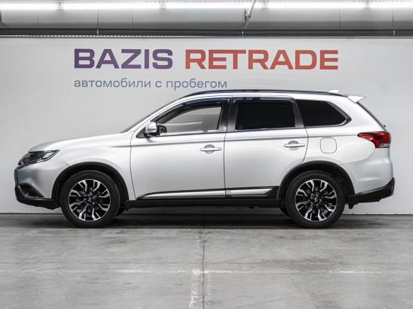 Mitsubishi Outlander III Рестайлинг 3 с пробегом 2022 года, цена 2 690 000 рублей, 121036 км, внедорожник, Автокод Объявления
