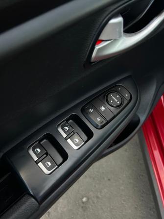 Kia Rio IV с пробегом 2018 года, цена 1 630 000 рублей, 62650 км, хэтчбек, Автокод Объявления