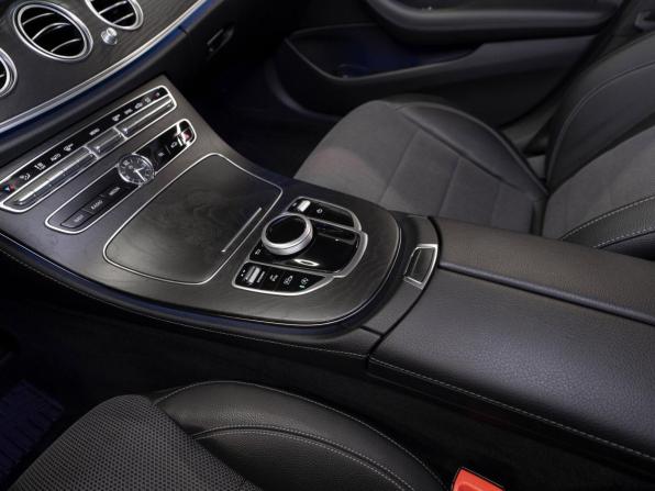 Mercedes-Benz E-Класс V (W213 S213 C238) с пробегом 2017 года, цена 3 400 000 рублей, 82313 км, седан, Автокод Объявления