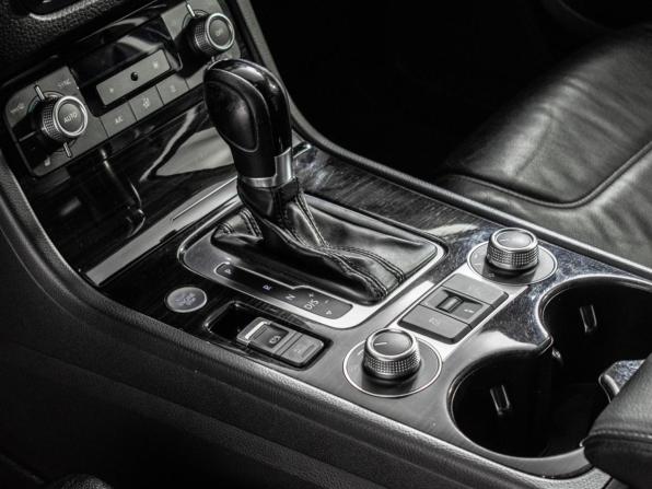 Volkswagen Touareg II Рестайлинг с пробегом 2015 года, цена 2 260 000 рублей, 354596 км, внедорожник, Автокод Объявления