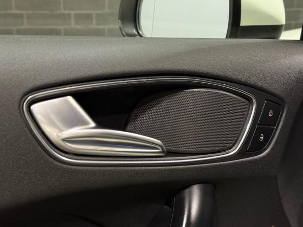 Audi A1 I (8X) с пробегом 2012 года, цена 1 090 000 рублей, 141491 км, хэтчбек, Автокод Объявления