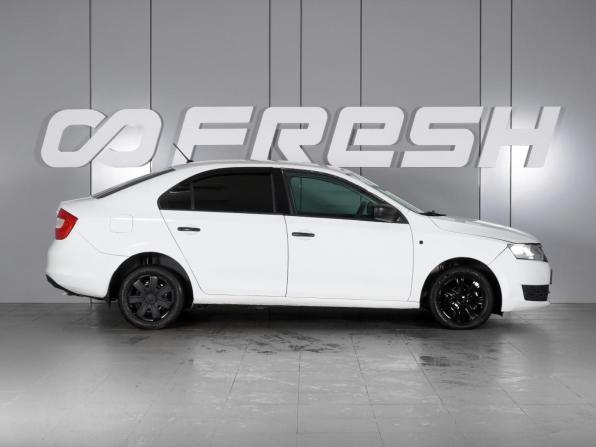 Skoda Rapid I с пробегом 2016 года, цена 819 000 рублей, 265376 км, седан, Автокод Объявления