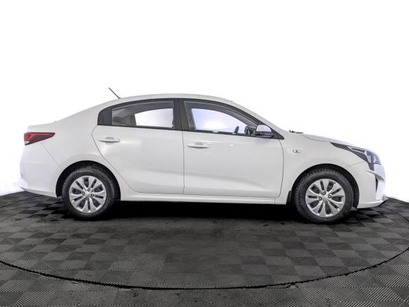 Kia Rio IV Рестайлинг с пробегом 2021 года, цена 1 680 000 рублей, 47426 км, седан, Автокод Объявления