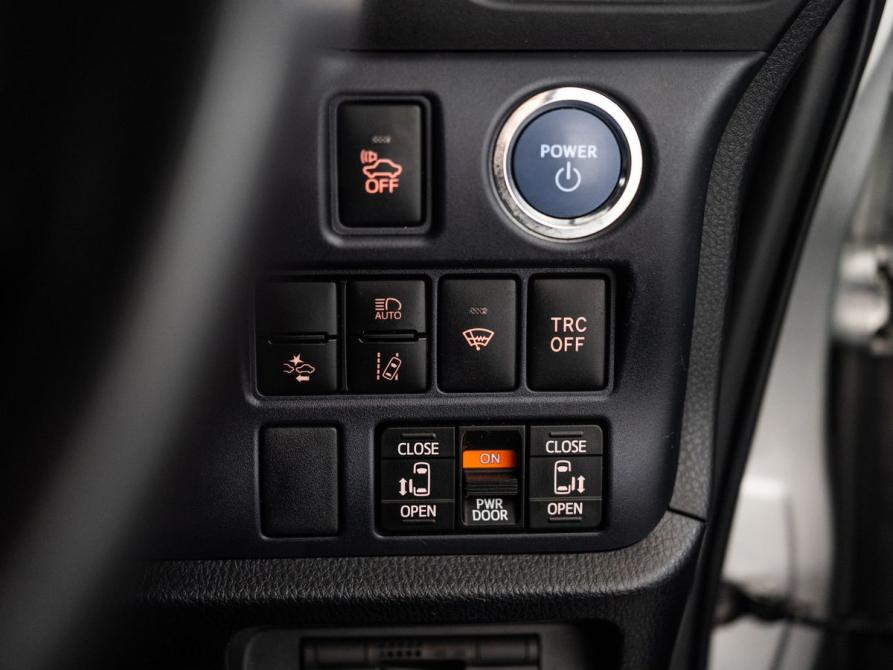 Toyota Voxy III (R80) Иркутск  - изображение 16