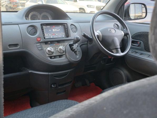 Toyota Sienta I Рестайлинг 2 с пробегом 2013 года, цена 864 000 рублей, 149274 км, компактвэн, Автокод Объявления