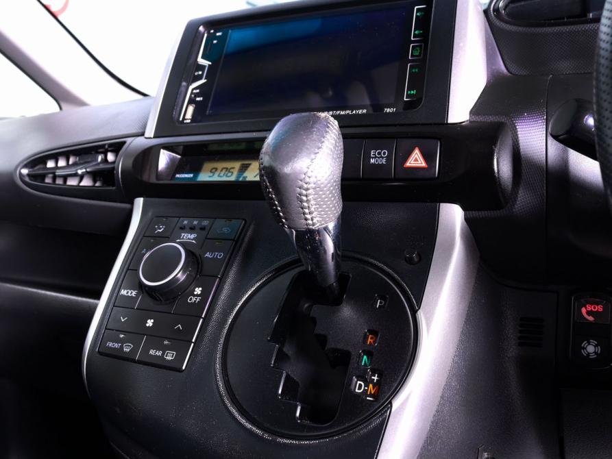 Toyota Wish II Рестайлинг Минеральные Воды  - изображение 11