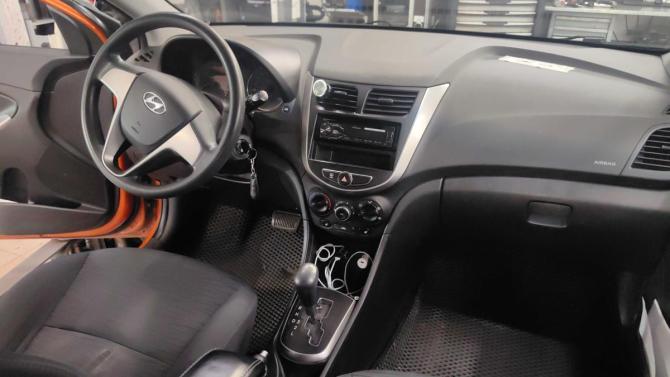 Hyundai Solaris I Рестайлинг с пробегом 2015 года, цена 800 000 рублей, 113782 км, седан, Автокод Объявления