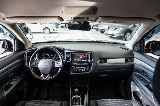 Mitsubishi Outlander III Рестайлинг 2 с пробегом 2018 года, цена 1 980 000 рублей, 91213 км, внедорожник, Автокод Объявления