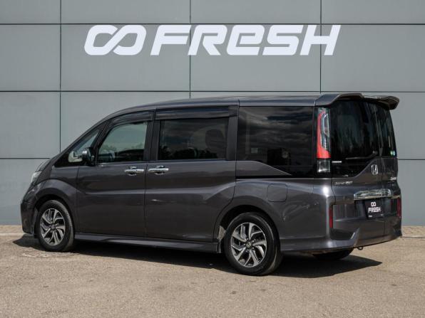 Honda Stepwgn V с пробегом 2017 года, цена 2 150 000 рублей, 71263 км, минивэн, Автокод Объявления