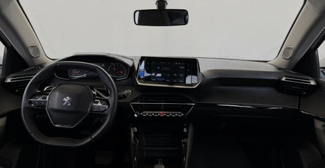 Peugeot 2008 II с пробегом 2023 года, цена 2 399 000 рублей, 18896 км, внедорожник, Автокод Объявления