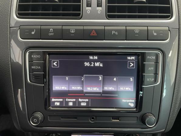 Volkswagen Polo V Рестайлинг с пробегом 2019 года, цена 1 289 000 рублей, 101779 км, седан, Автокод Объявления