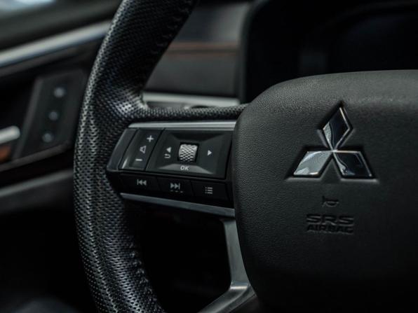 Mitsubishi Outlander IV с пробегом 2023 года, цена 3 946 000 рублей, 30556 км, внедорожник, Автокод Объявления