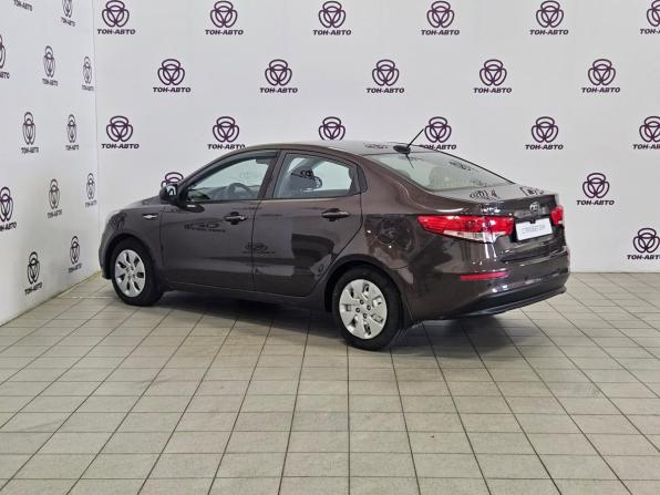 Kia Rio III Рестайлинг с пробегом 2017 года, цена 850 000 рублей, 105000 км, седан, Автокод Объявления