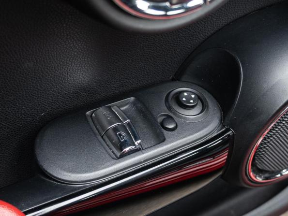 Mini Hatch III (F55/F56) Рестайлинг с пробегом 2019 года, цена 3 350 000 рублей, 50793 км, хэтчбек, Автокод Объявления
