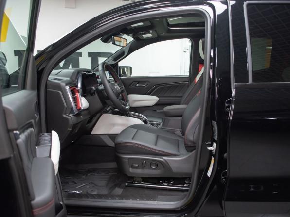 GMC Canyon III с пробегом 2026 года, цена 9 499 000 рублей, 33 км, offers.body_type.unknown, Автокод Объявления