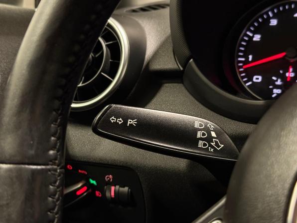 Audi A1 I (8X) с пробегом 2012 года, цена 1 090 000 рублей, 141491 км, хэтчбек, Автокод Объявления