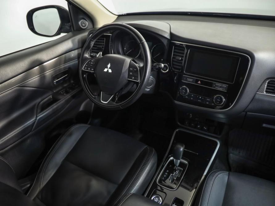 Mitsubishi Outlander III Рестайлинг 3 Санкт-Петербург  - изображение 9
