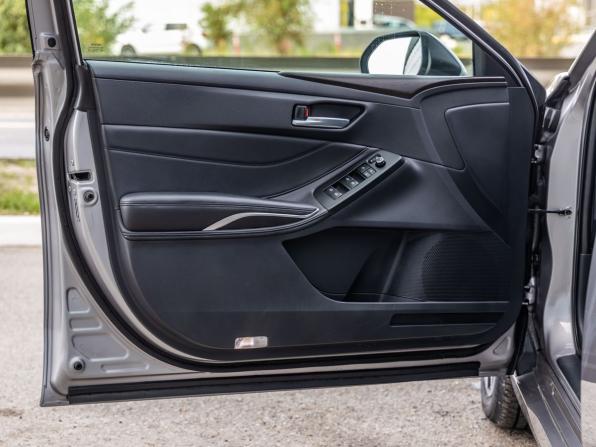 Toyota Avalon V с пробегом 2022 года, цена 3 198 000 рублей, 51016 км, седан, Автокод Объявления