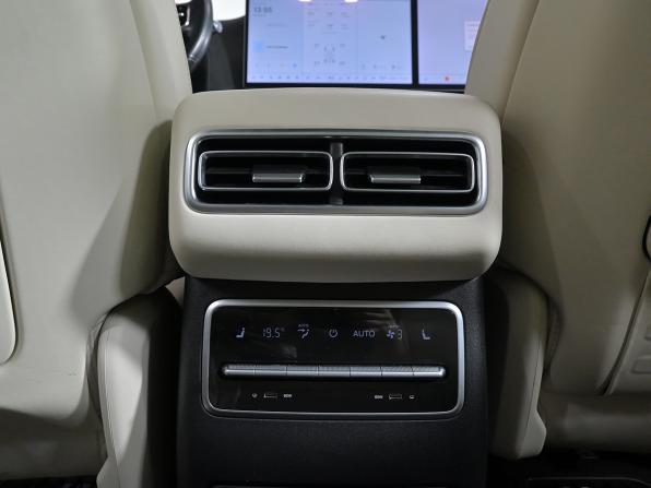 Li Auto (Lixiang) L7 I с пробегом 2023 года, цена 5 990 000 рублей, 31904 км, внедорожник, Автокод Объявления