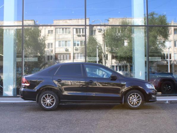 Volkswagen Polo V Рестайлинг с пробегом 2018 года, цена 1 340 000 рублей, 90000 км, седан, Автокод Объявления