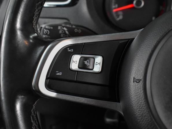 Volkswagen Polo V Рестайлинг с пробегом 2019 года, цена 1 179 000 рублей, 146405 км, седан, Автокод Объявления