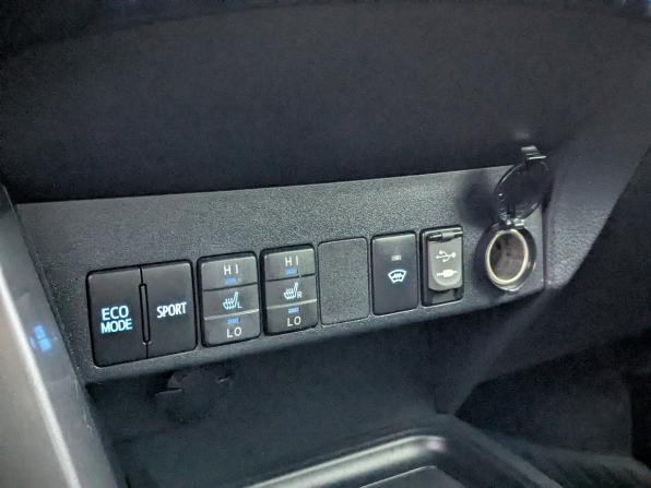 Toyota RAV4 IV (XA40) Рестайлинг с пробегом 2018 года, цена 2 350 000 рублей, 97521 км, внедорожник, Автокод Объявления