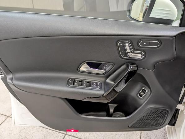 Mercedes-Benz A-Класс IV (W177) с пробегом 2019 года, цена 2 590 000 рублей, 86606 км, седан, Автокод Объявления