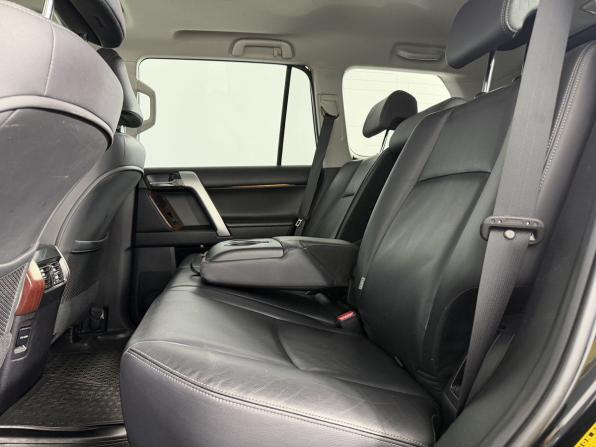 Toyota Land Cruiser Prado 150 Series Рестайлинг 1 с пробегом 2017 года, цена 3 450 000 рублей, 160330 км, внедорожник, Автокод Объявления
