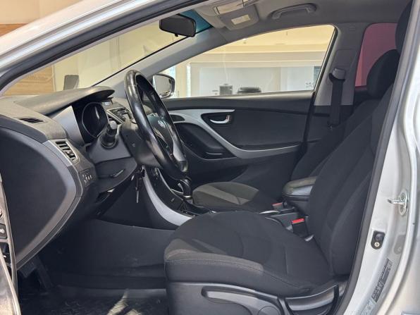 Hyundai Elantra V (MD) Рестайлинг с пробегом 2015 года, цена 1 299 000 рублей, 95666 км, седан, Автокод Объявления