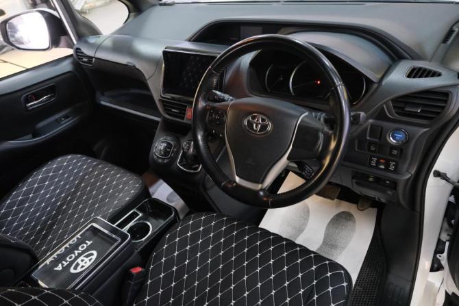 Toyota Voxy III (R80) с пробегом 2014 года, цена 2 129 000 рублей, 150000 км, минивэн, Автокод Объявления