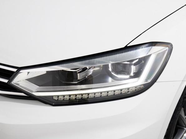 Volkswagen Touran II с пробегом 2017 года, цена 1 400 000 рублей, 125204 км, компактвэн, Автокод Объявления