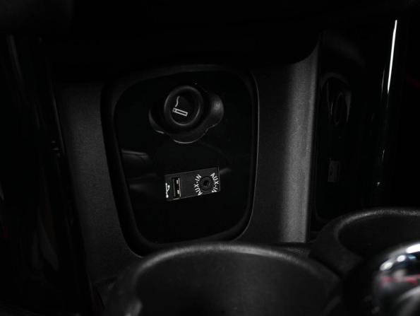 Mini Hatch III (F55/F56) с пробегом 2016 года, цена 2 229 000 рублей, 191512 км, хэтчбек, Автокод Объявления