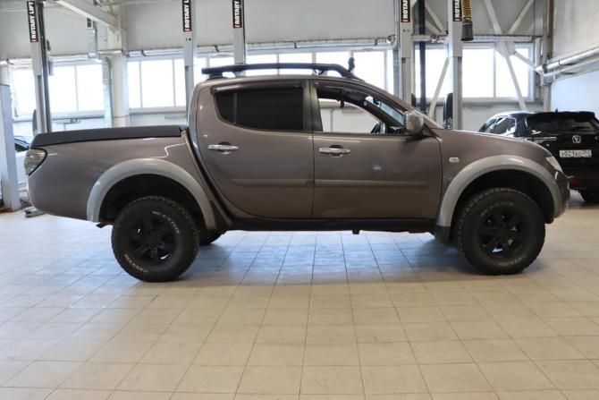Mitsubishi L200 IV с пробегом 2011 года, цена 1 349 990 рублей, 269786 км, пикап, Автокод Объявления