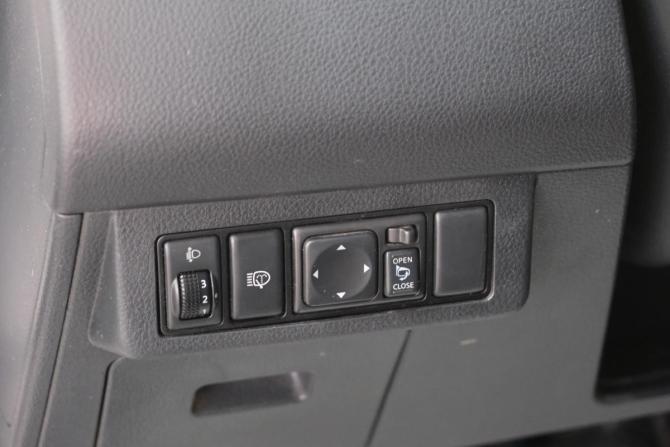 Nissan Tiida I Рестайлинг с пробегом 2011 года, цена 929 000 рублей, 153000 км, хэтчбек, Автокод Объявления