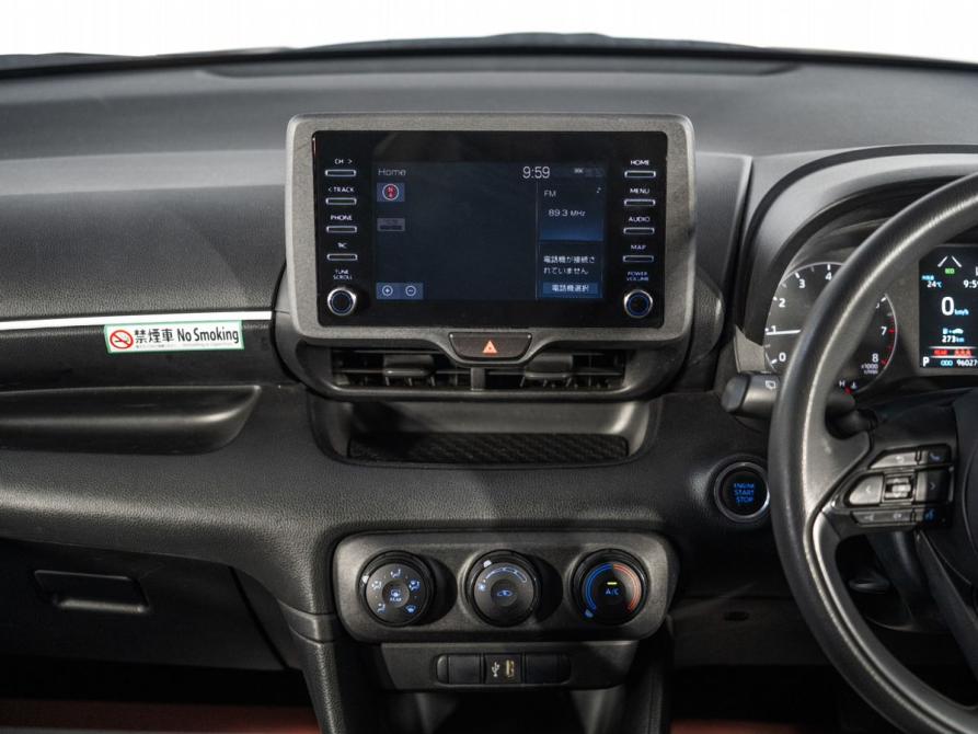 Toyota Yaris IV Иркутск  - изображение 12