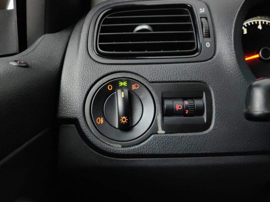 Volkswagen Polo V Рестайлинг Подольск  - изображение 21