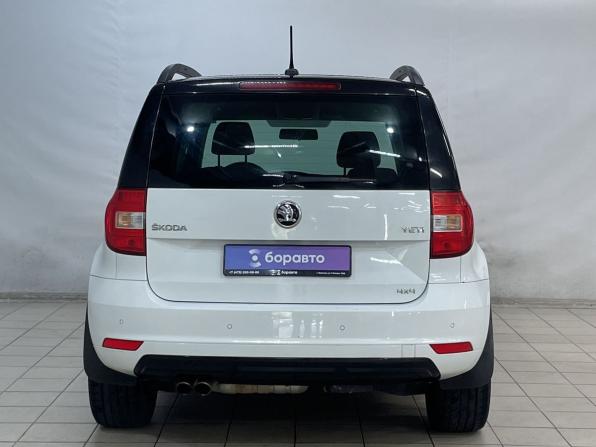 Skoda Yeti I Рестайлинг с пробегом 2017 года, цена 1 270 000 рублей, 211721 км, внедорожник, Автокод Объявления