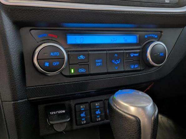 Toyota Auris II с пробегом 2013 года, цена 1 265 000 рублей, 198000 км, хэтчбек, Автокод Объявления