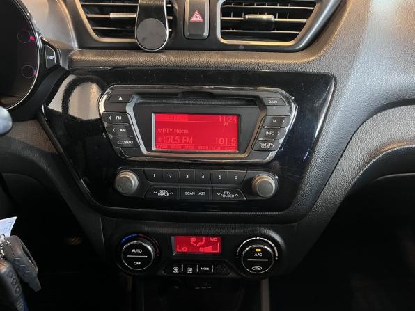 Kia Rio III с пробегом 2013 года, цена 890 000 рублей, 167309 км, хэтчбек, Автокод Объявления