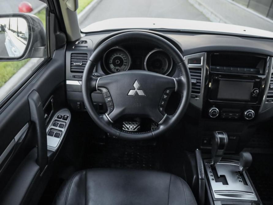 Mitsubishi Pajero IV Рестайлинг 2 Санкт-Петербург  - изображение 12