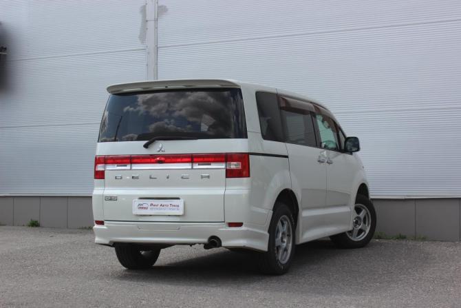 Mitsubishi Delica D:5 I с пробегом 2009 года, цена 1 547 000 рублей, 215854 км, минивэн, Автокод Объявления