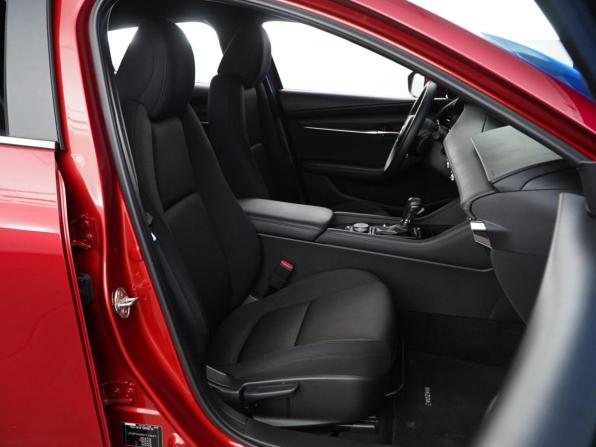 Mazda 3 IV (BP) с пробегом 2019 года, цена 2 277 077 рублей, 24750 км, хэтчбек, Автокод Объявления