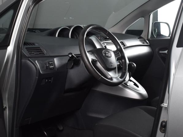 Toyota Verso I с пробегом 2012 года, цена 1 149 995 рублей, 263091 км, компактвэн, Автокод Объявления