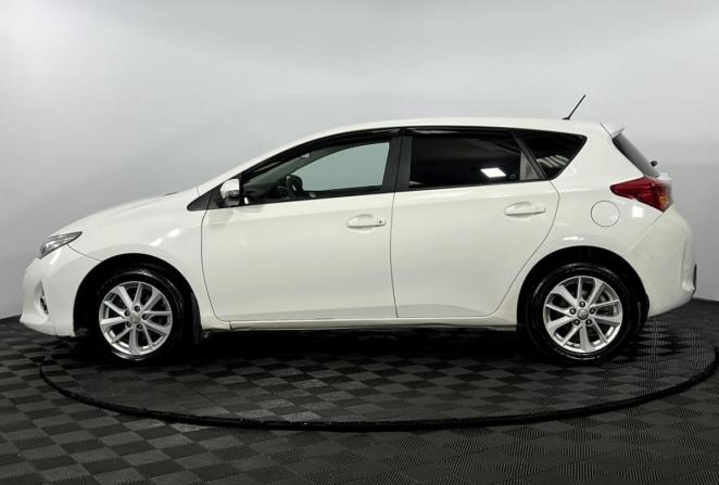 Toyota Auris II с пробегом 2013 года, цена 990 000 рублей, 236949 км, хэтчбек, Автокод Объявления